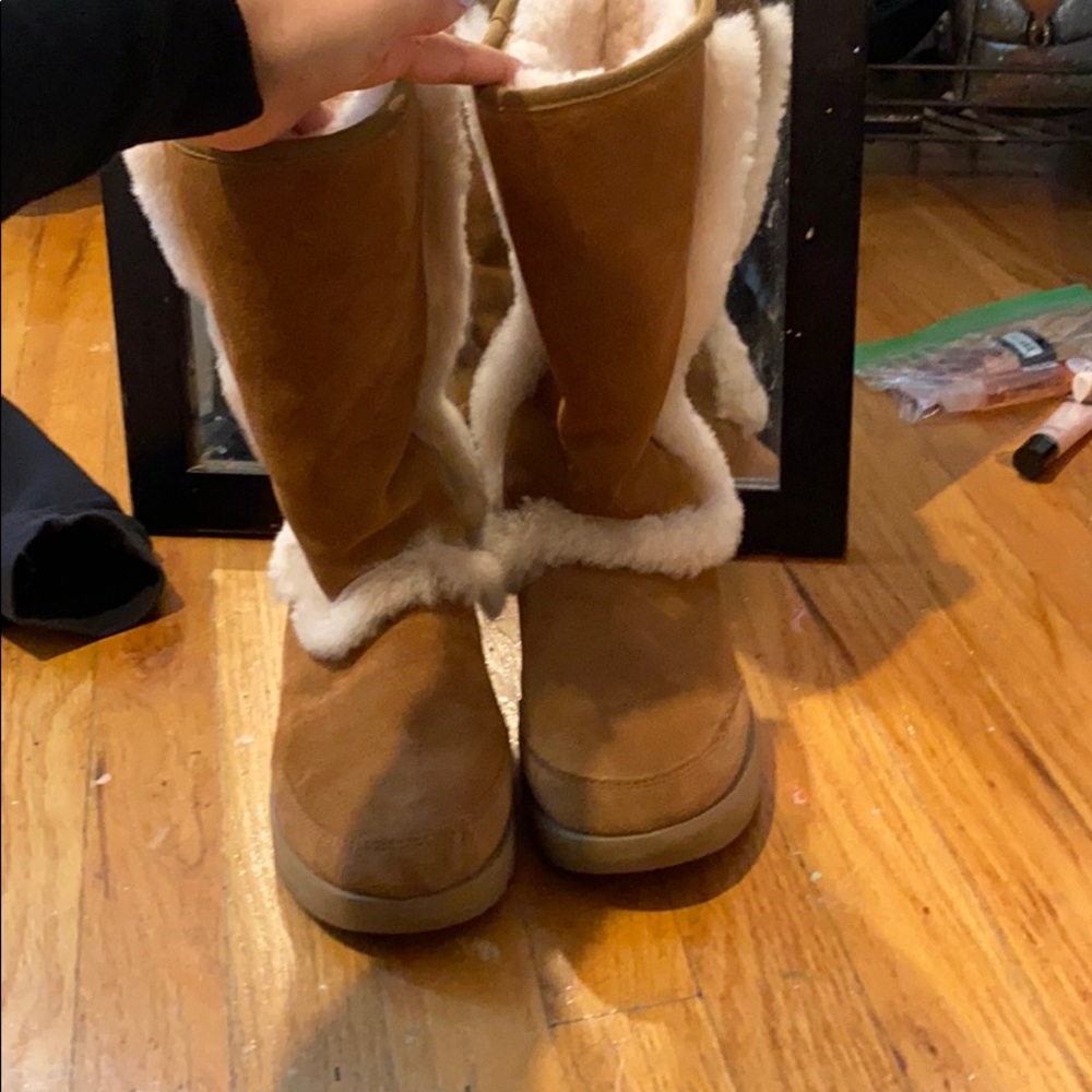 Sunburst uggs - Picture 2 of 2